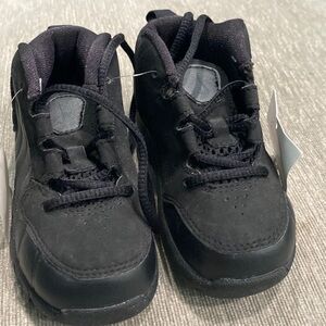 New Kids All Black Nike Sneakers Size 7!
